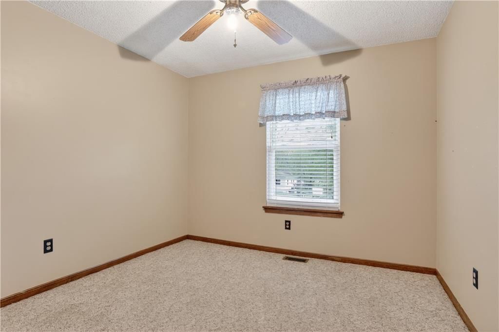 3650 N Wayne Avenue — photo 10