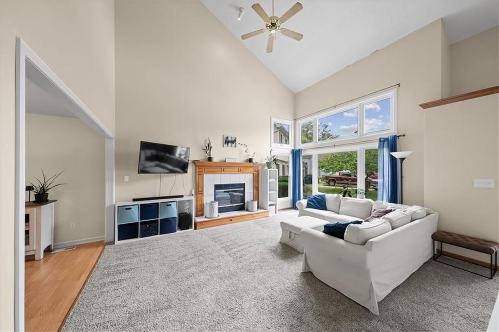 511 SE FRANKLIN Court — photo 5