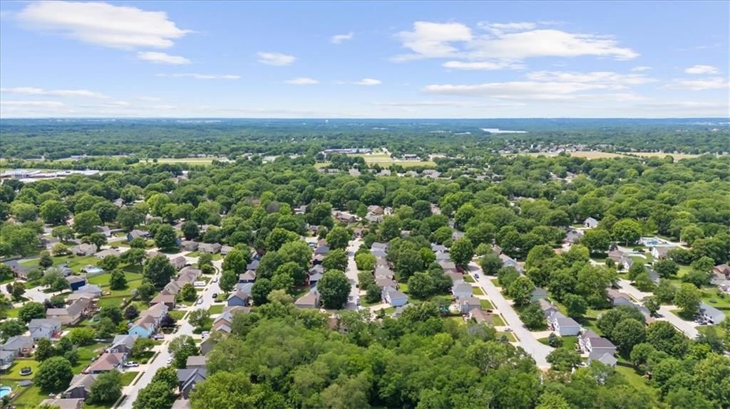 511 SE FRANKLIN Court — photo 40