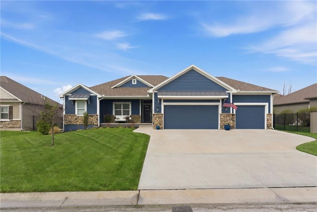 4224 S White Sands Court — photo 2