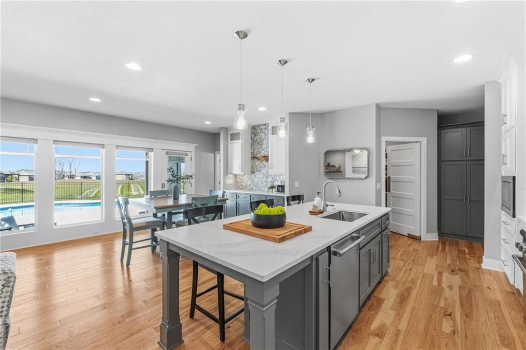 4224 S White Sands Court — photo 10