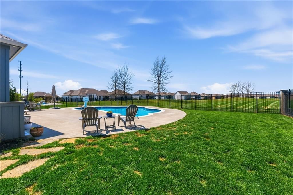 4224 S White Sands Court — photo 33