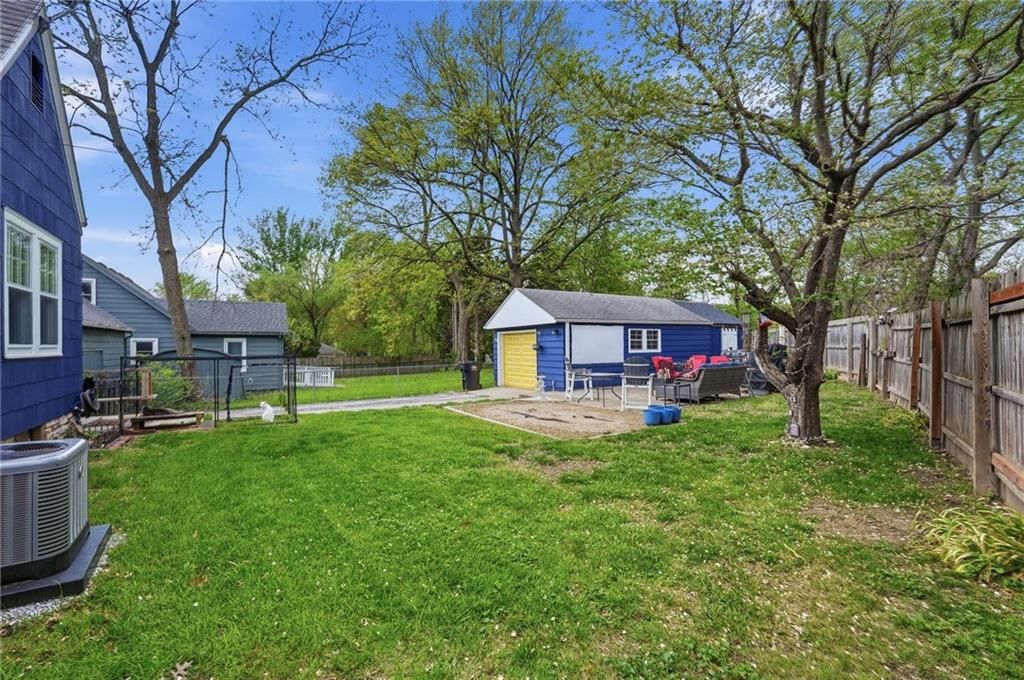 2710 Windsor Avenue — photo 34