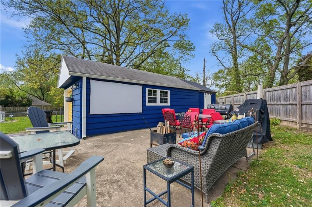 2710 Windsor Avenue — photo 36