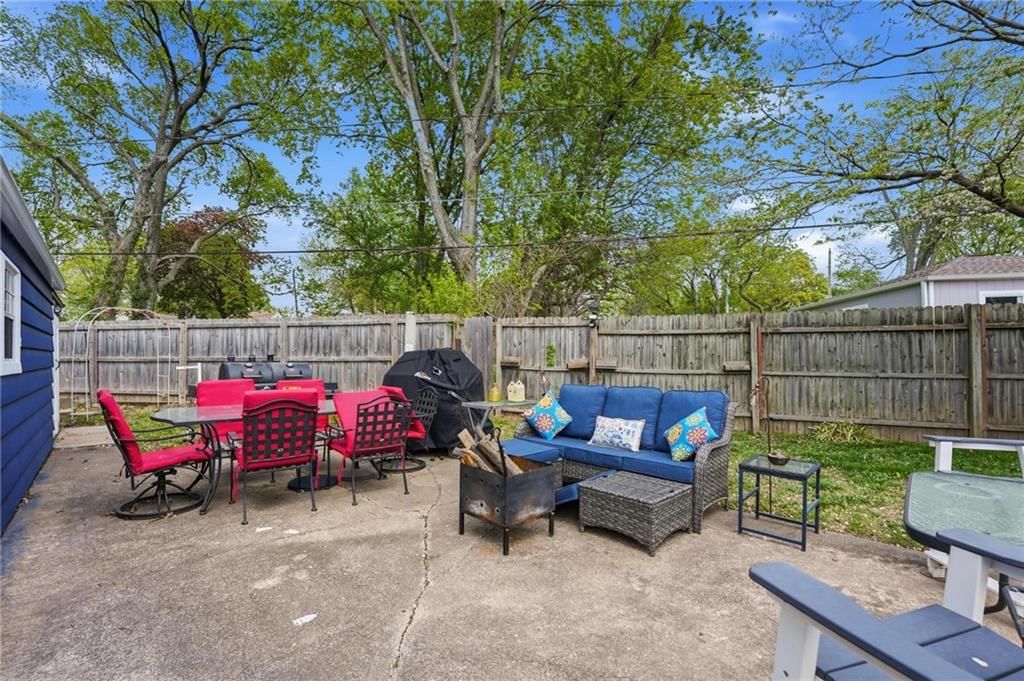 2710 Windsor Avenue — photo 37