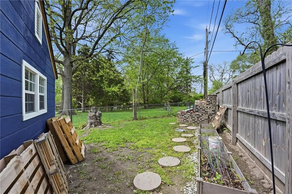 2710 Windsor Avenue — photo 38