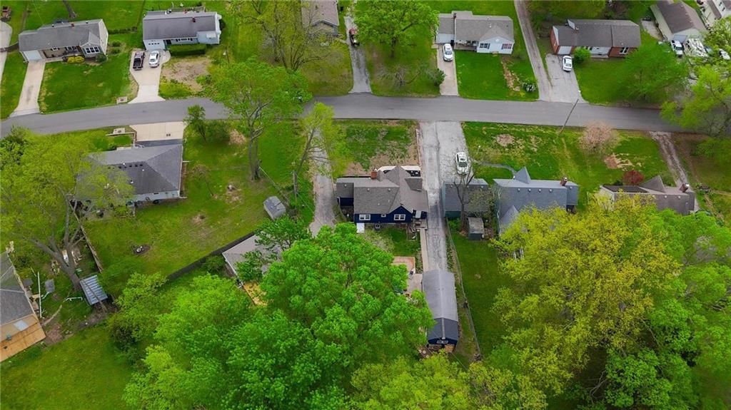 2710 Windsor Avenue — photo 47
