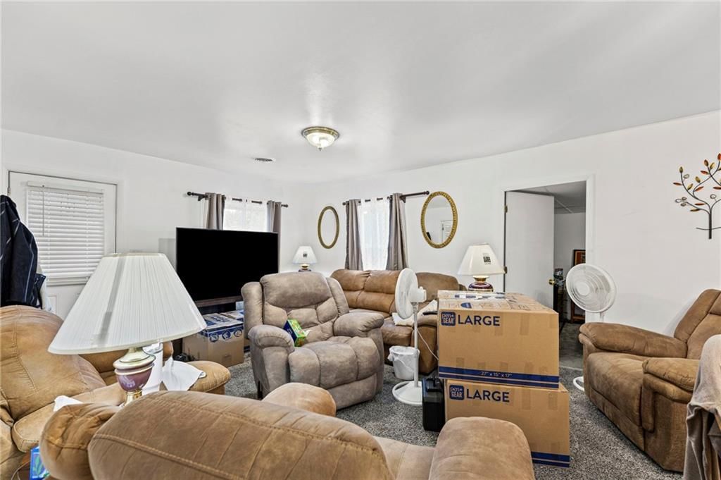 811 S Hickory Street — photo 5