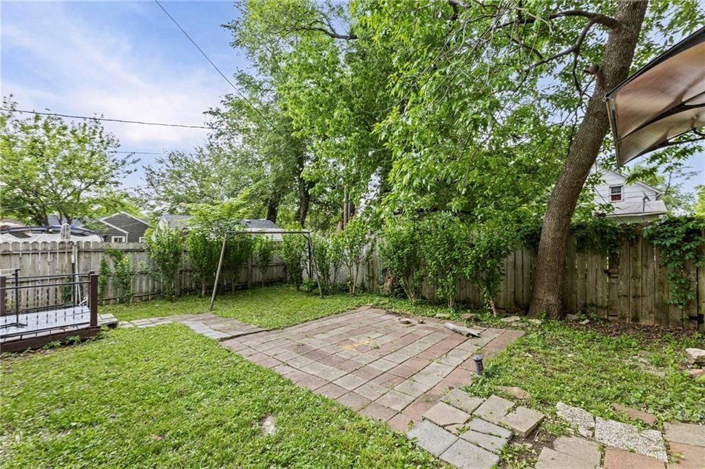 811 S Hickory Street — photo 21