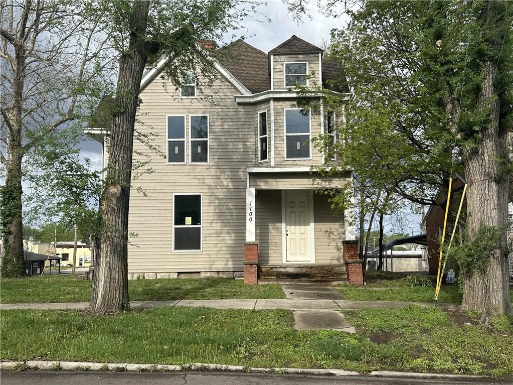 1100 Locust Street — photo 2