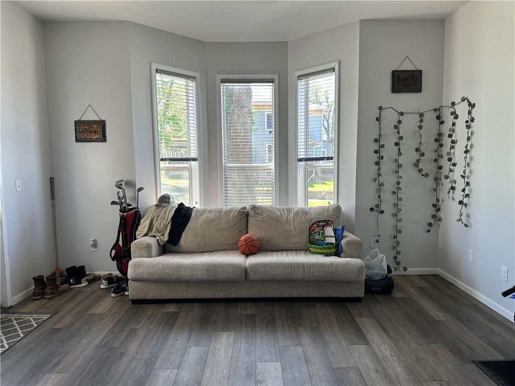 1100 Locust Street — photo 4