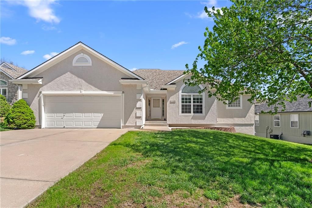 1713 SE Cardinal Drive, Blue Springs, MO
