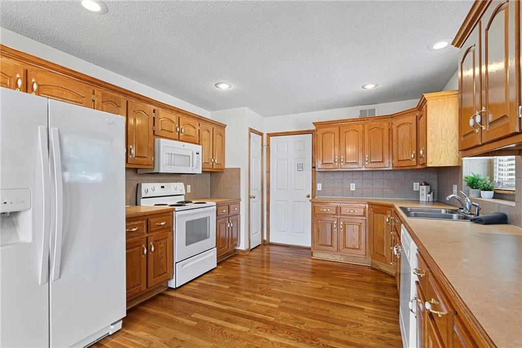 1713 SE Cardinal Drive — photo 15