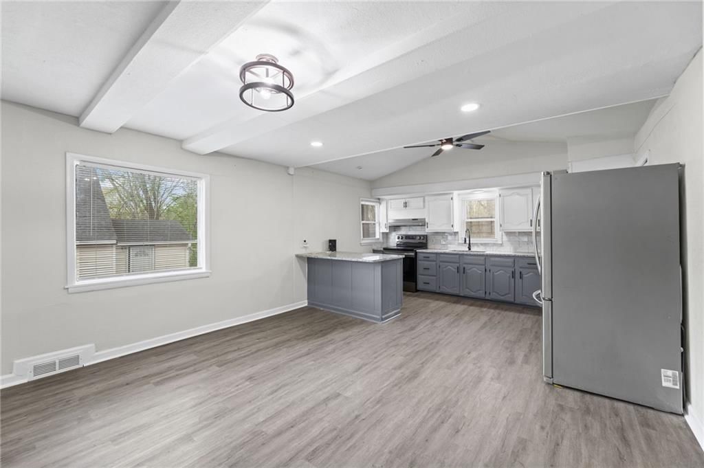 3416 E 62nd Street — photo 9