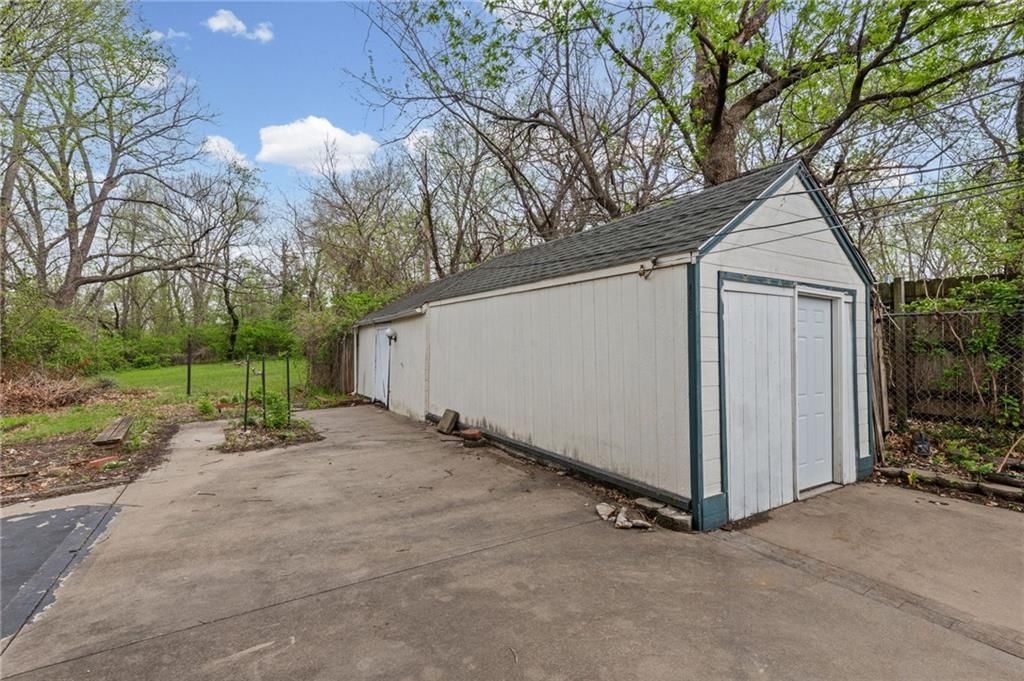 3416 E 62nd Street — photo 33