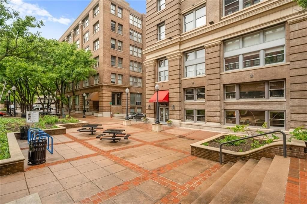 712 Broadway Boulevard — photo 19