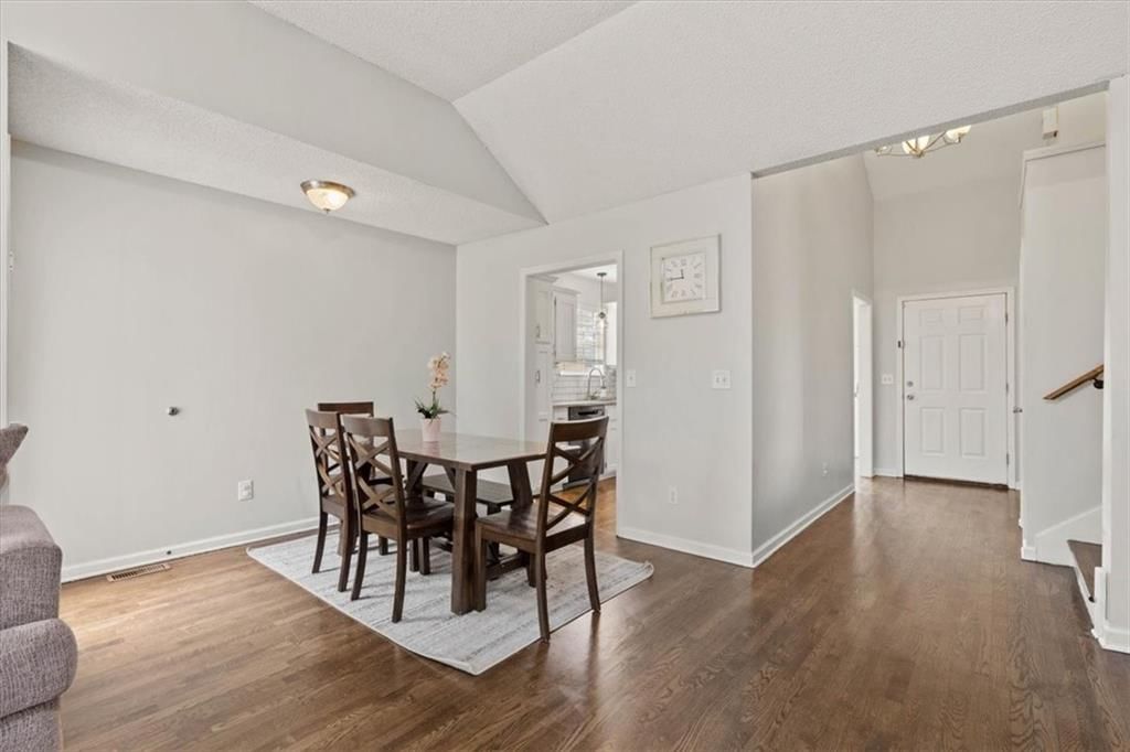 540 W Northview Street — photo 3