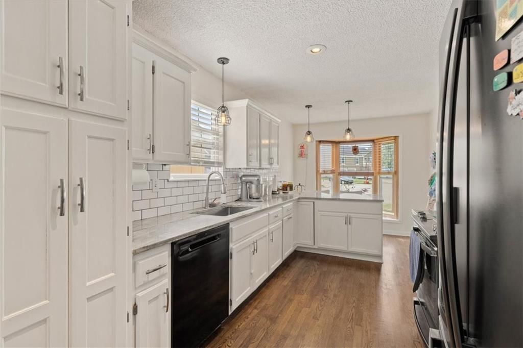 540 W Northview Street — photo 4