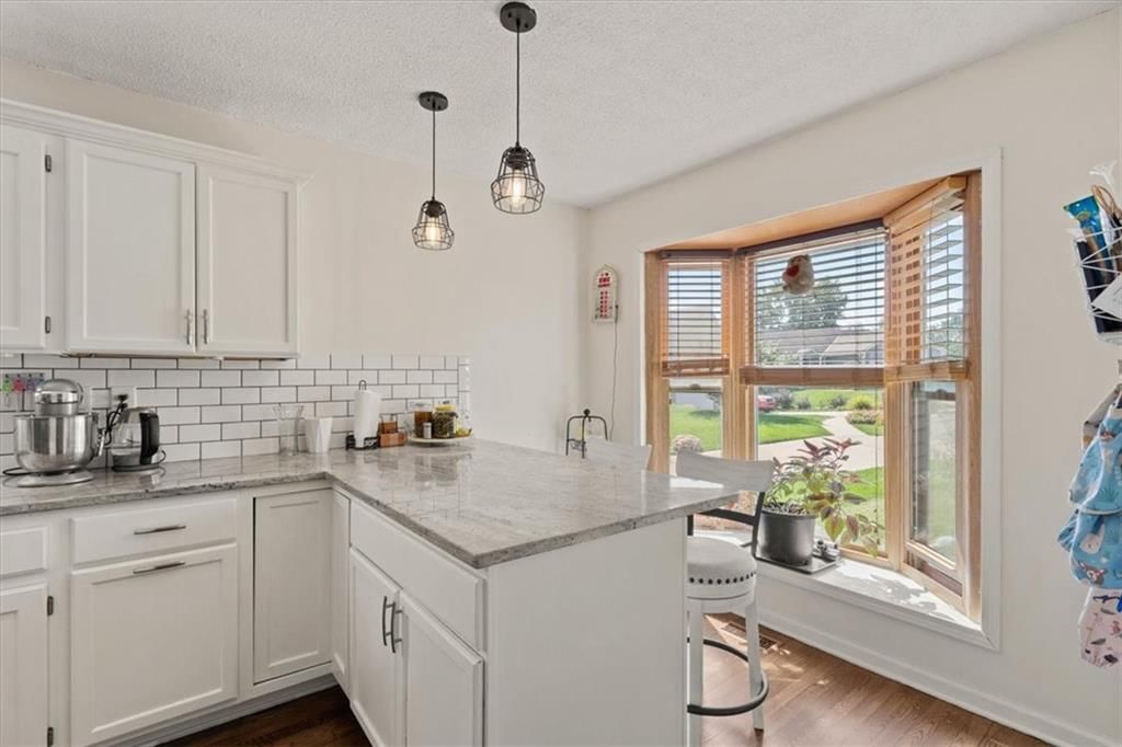 540 W Northview Street — photo 5