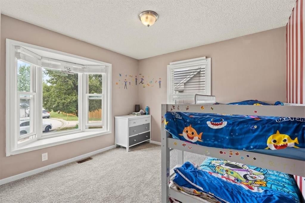 540 W Northview Street — photo 7