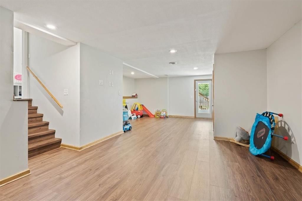540 W Northview Street — photo 14