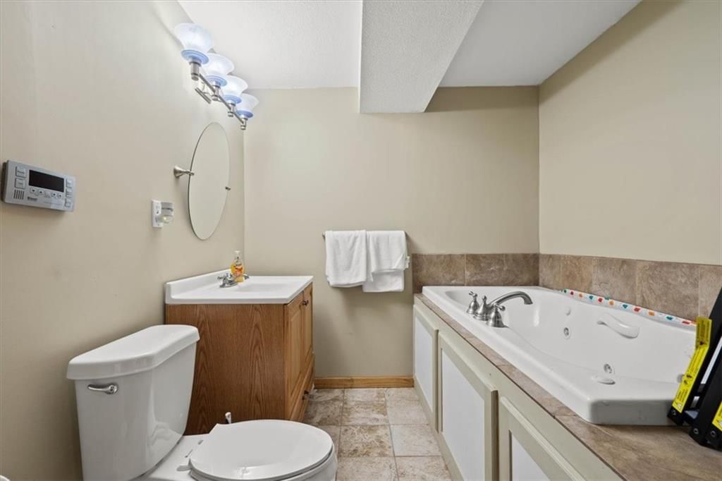 540 W Northview Street — photo 15