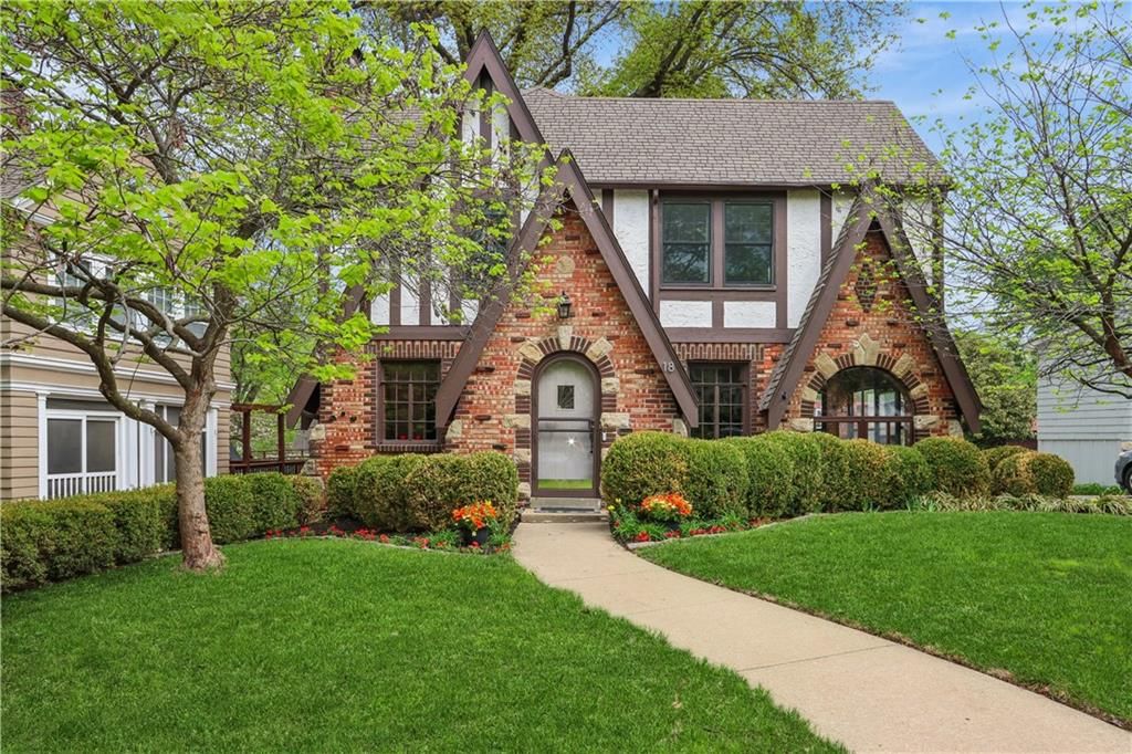 18 E 68th Street, Kansas City, MO