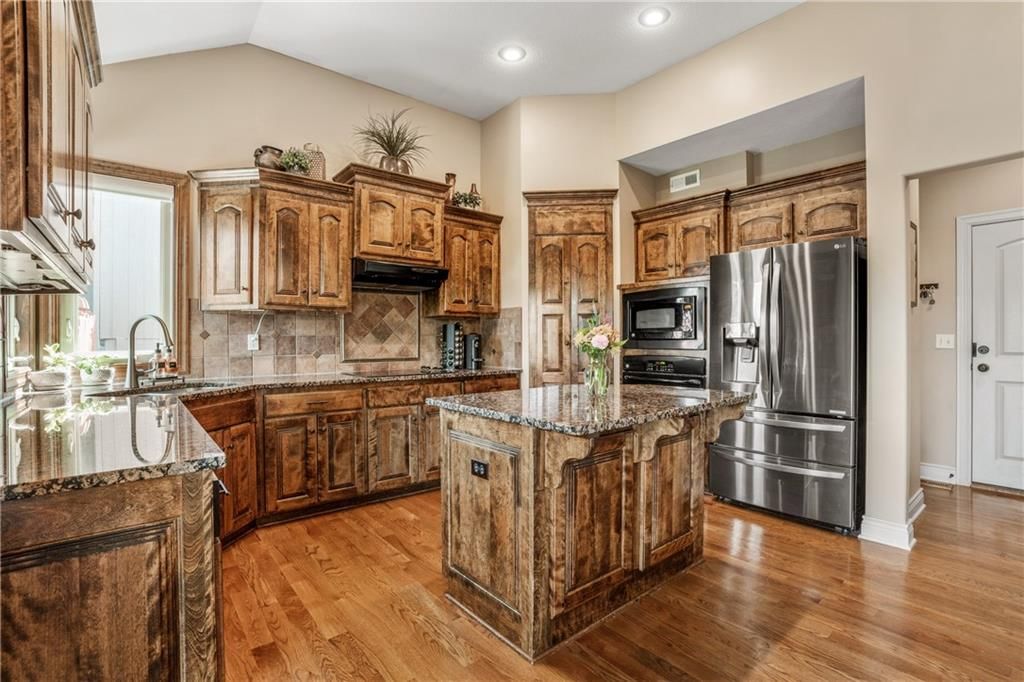 5339 McCormick Drive — photo 10