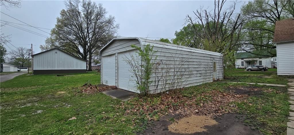 407 S Bismark Street — photo 3