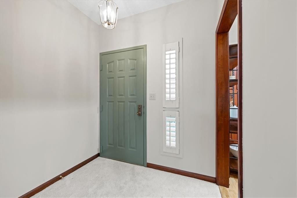 301 E Partridge Avenue — photo 3