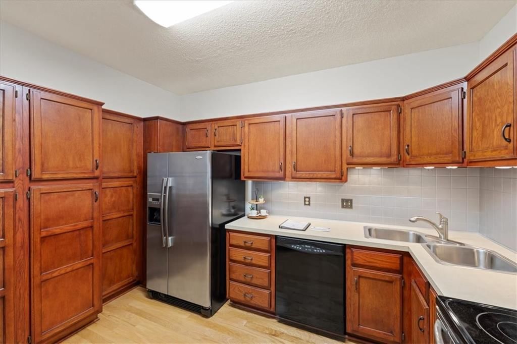 301 E Partridge Avenue — photo 4