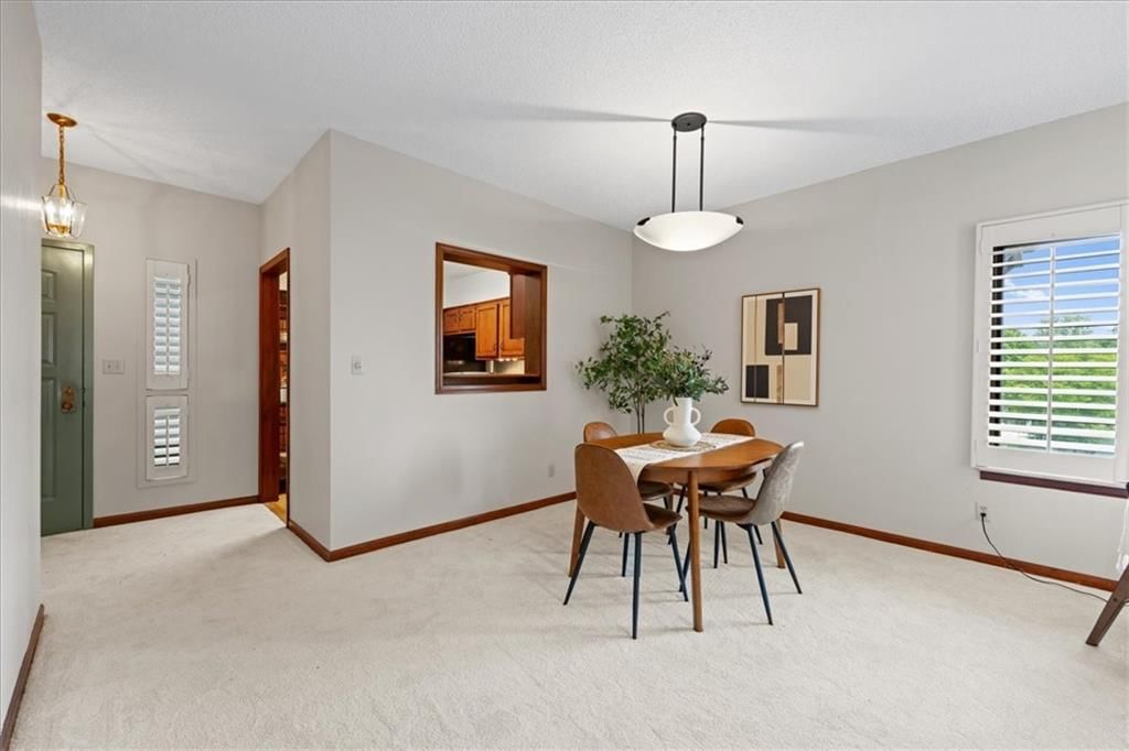 301 E Partridge Avenue — photo 7