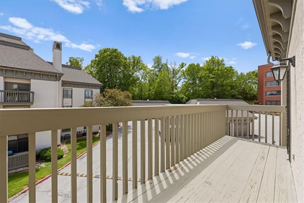 301 E Partridge Avenue — photo 9