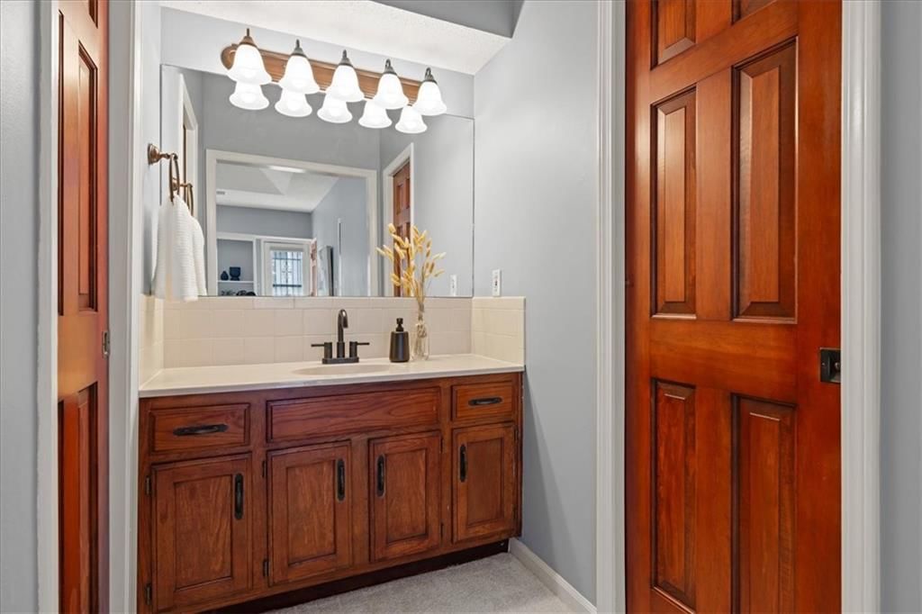 301 E Partridge Avenue — photo 14
