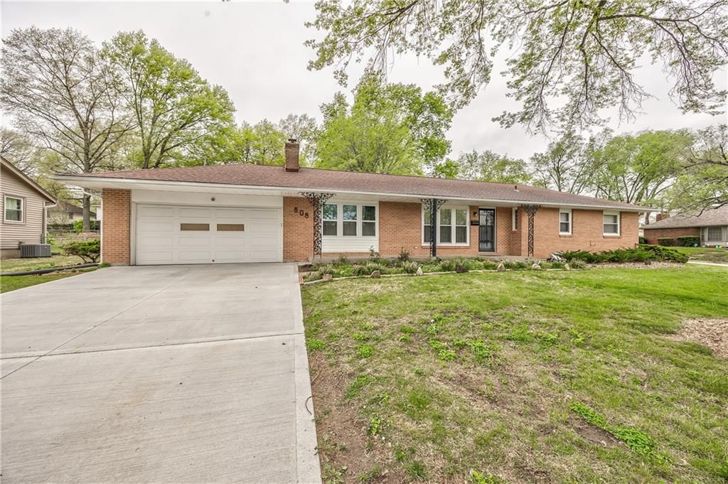 808 N Apache Drive — photo 3
