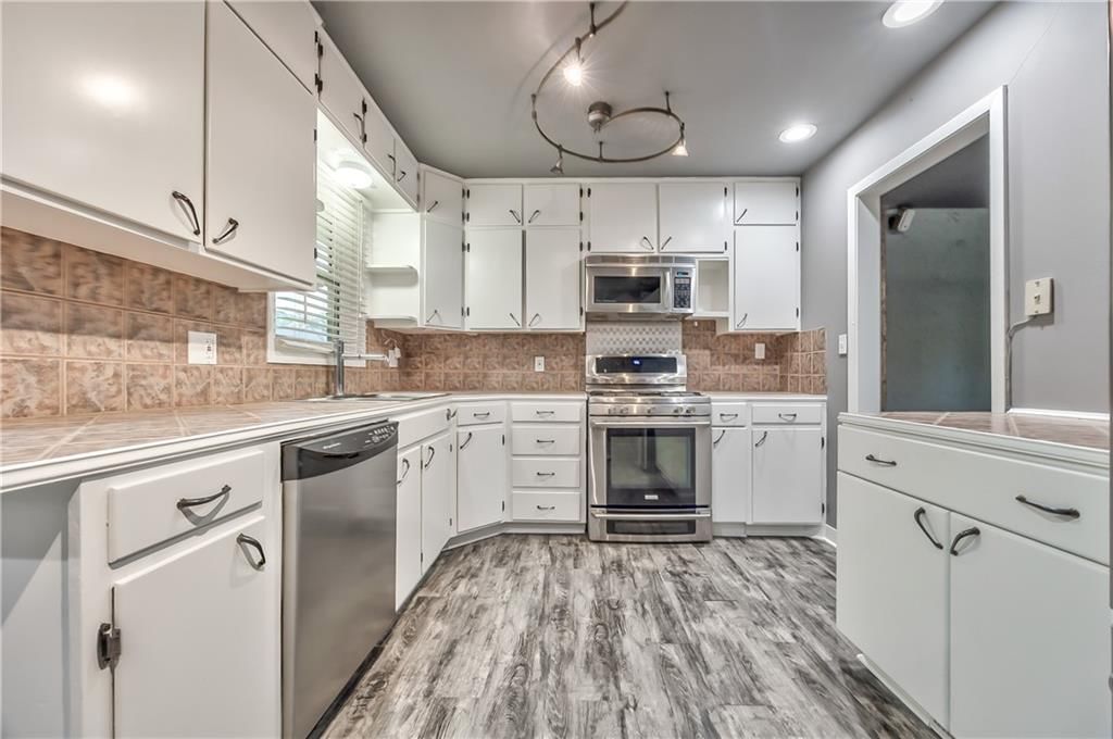 808 N Apache Drive — photo 15