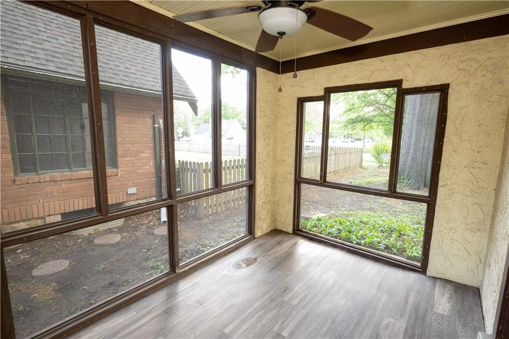 7639 Holmes Road — photo 8