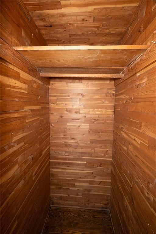 7639 Holmes Road — photo 40