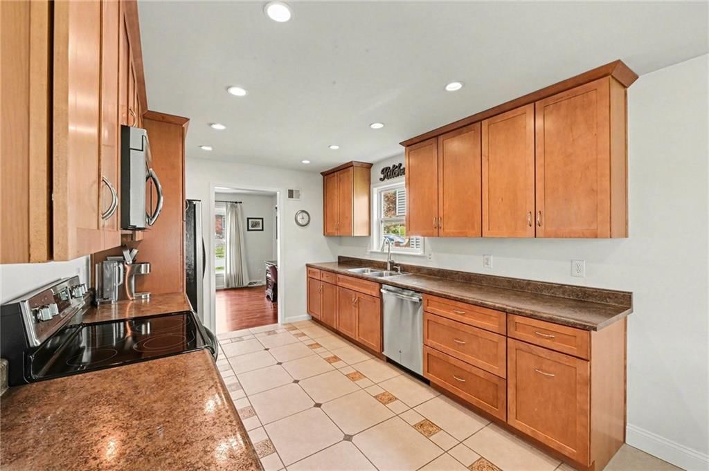 8005 N Harrison Street — photo 9
