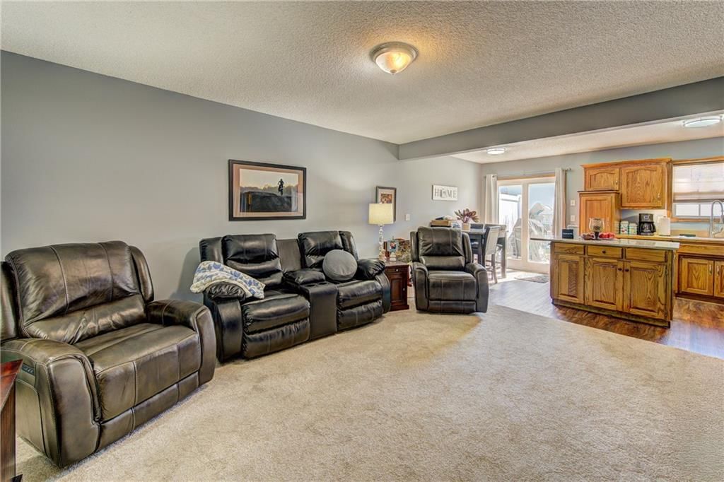 1633 SW Highland Drive — photo 3