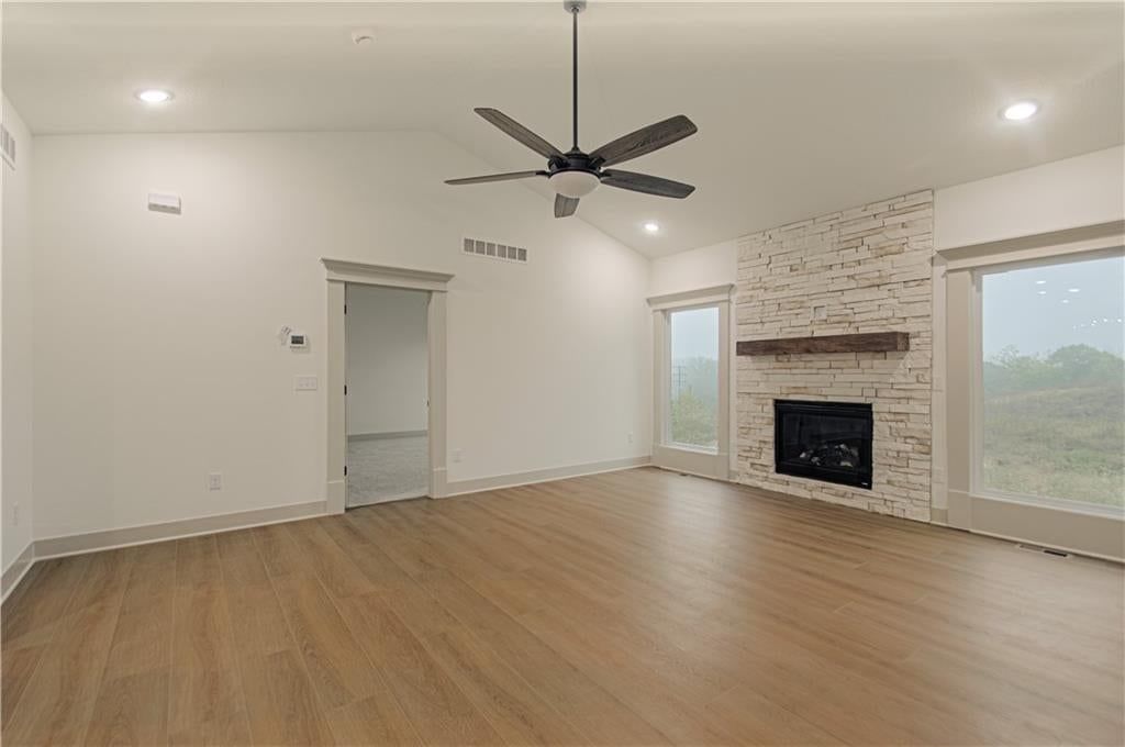 Photo 11 of 32 - 16810 NW 124th Street, Platte City, MO 64079