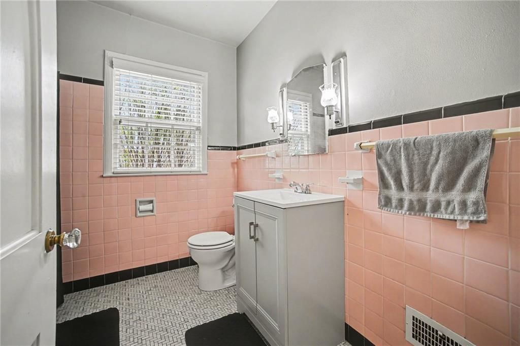 5611 Harvard Avenue — photo 16