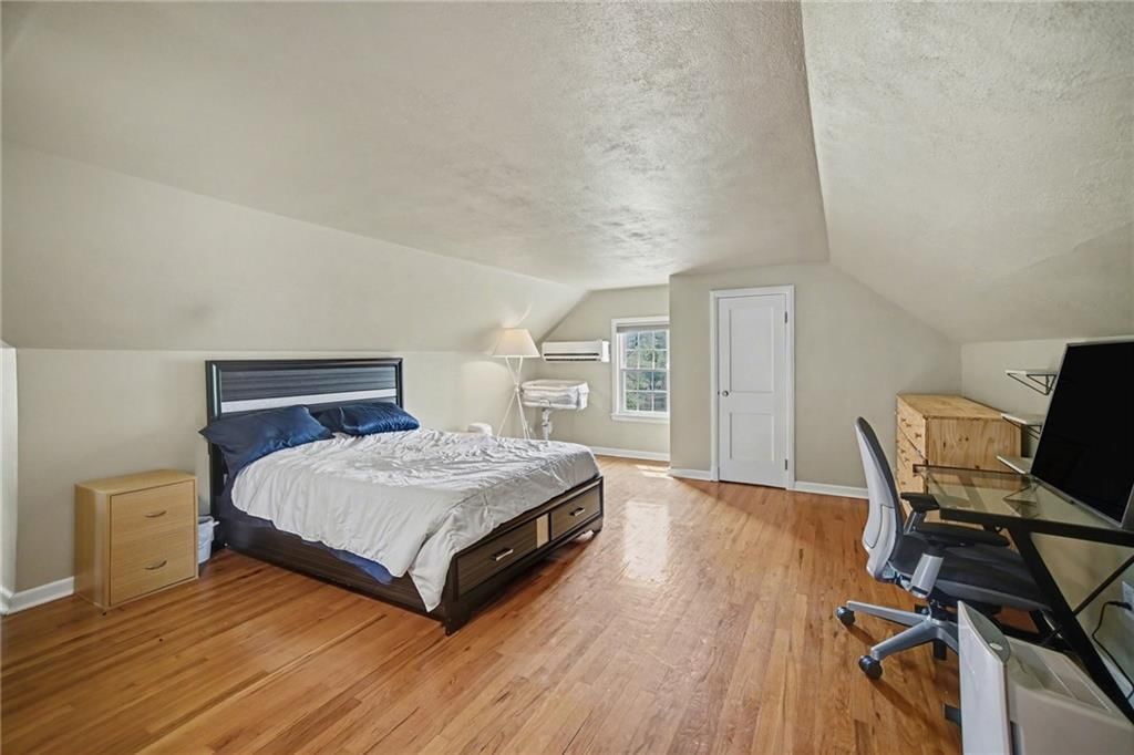 5611 Harvard Avenue — photo 22