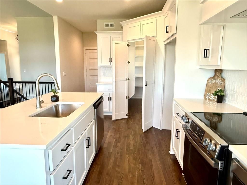 1015 Poplar Lane — photo 8