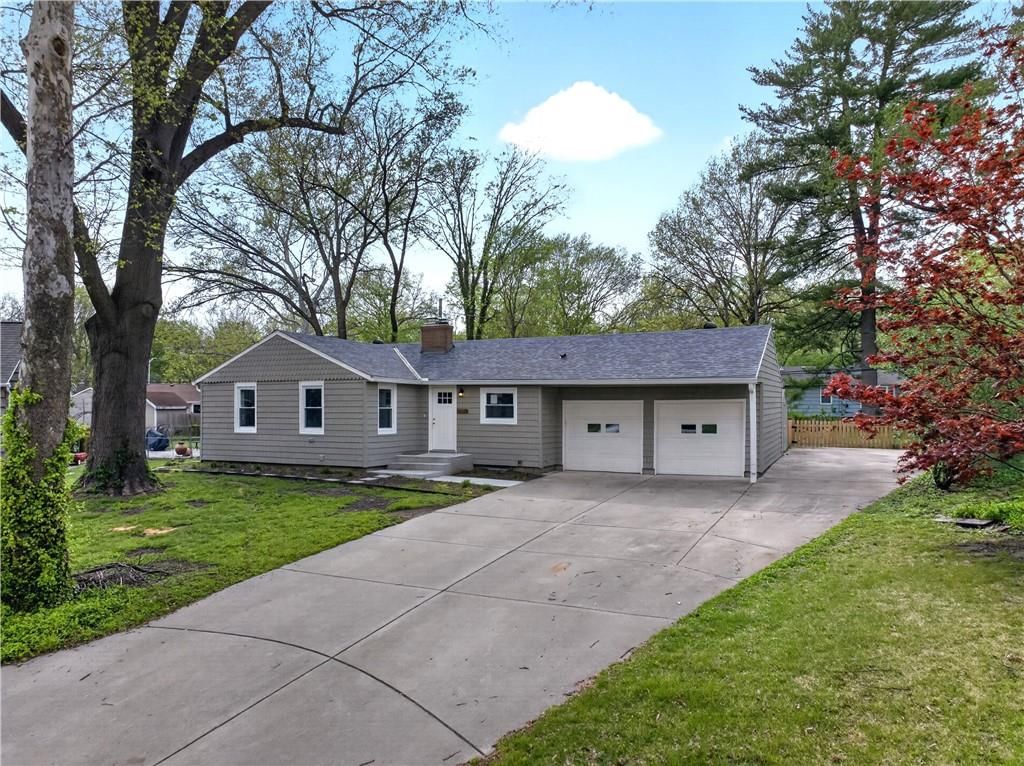 5105 W 73rd Street, Prairie Village, KS