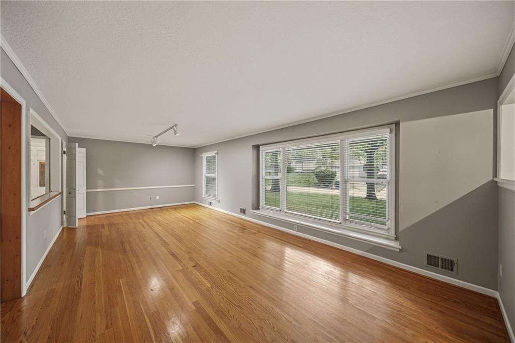 6317 Sterling Avenue — photo 7