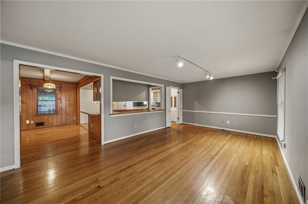 6317 Sterling Avenue — photo 8