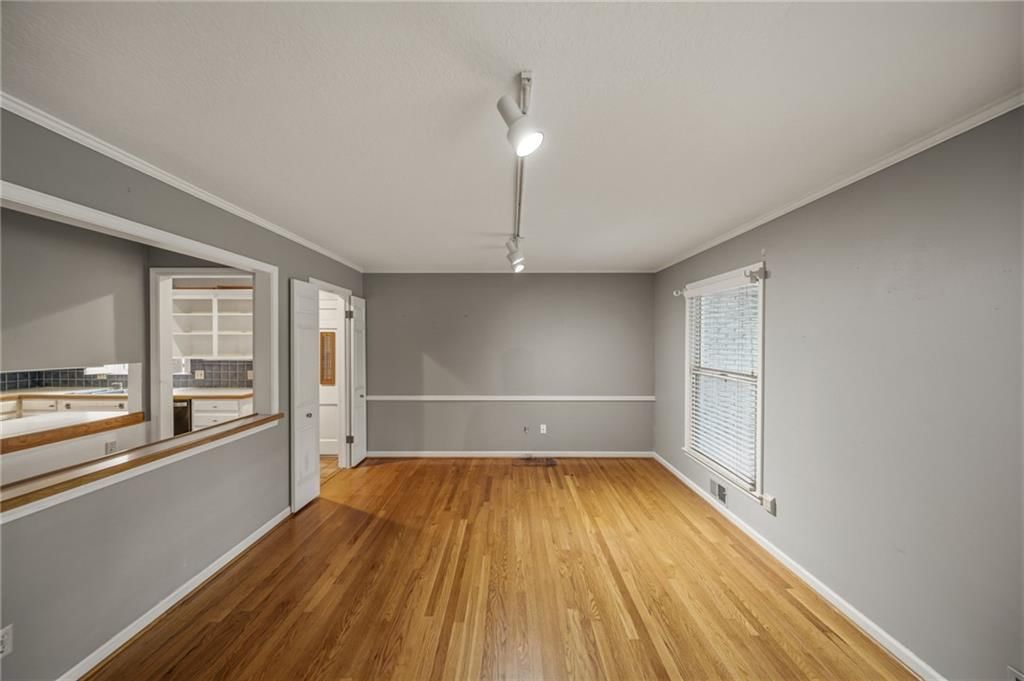 6317 Sterling Avenue — photo 10