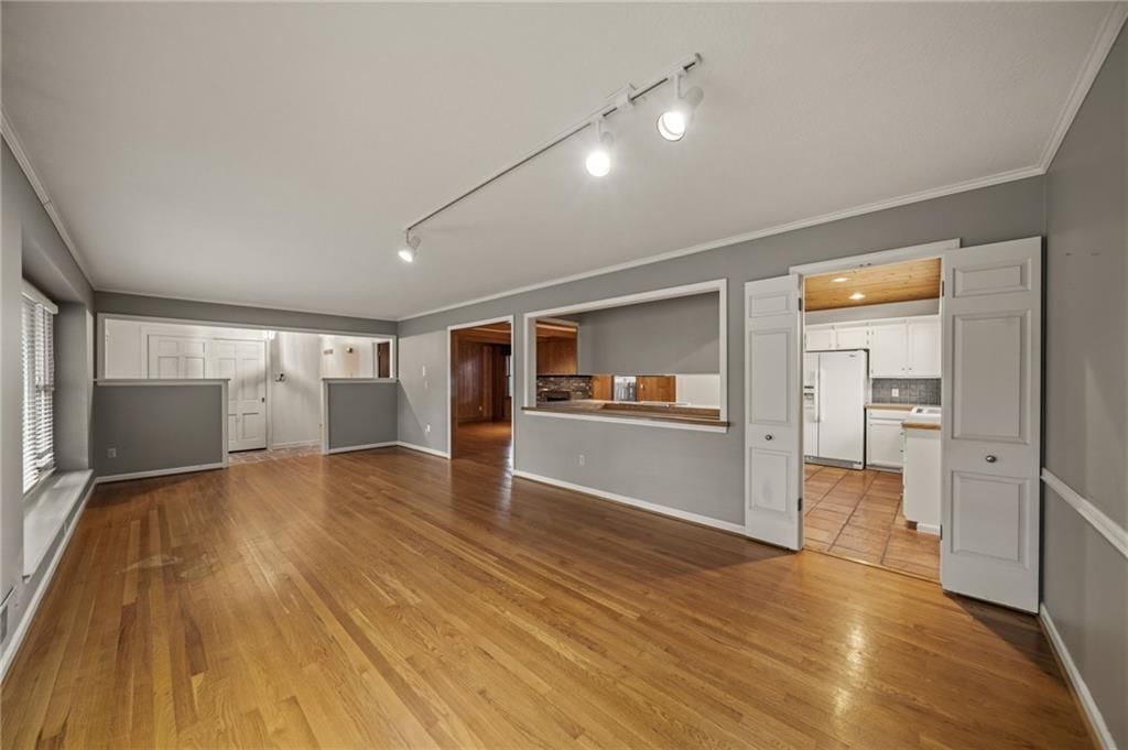 6317 Sterling Avenue — photo 12