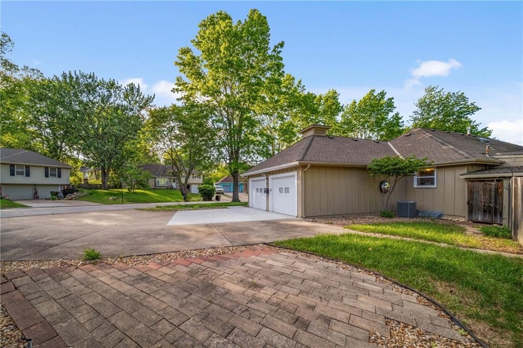 6317 Sterling Avenue — photo 50